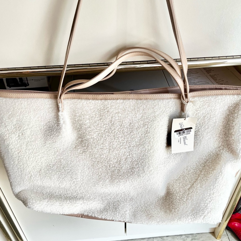 Sherpa Cream Tote Bag - Picture 4 of 7